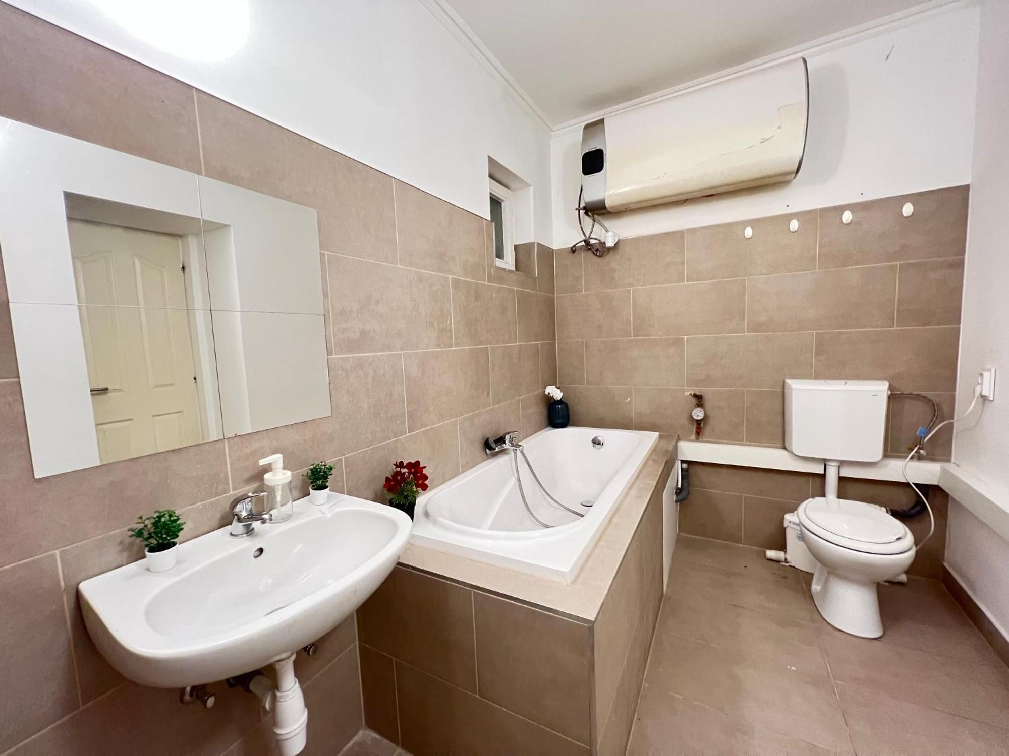 Baross Apartment With Convenience And Style ブダペスト エクステリア 写真